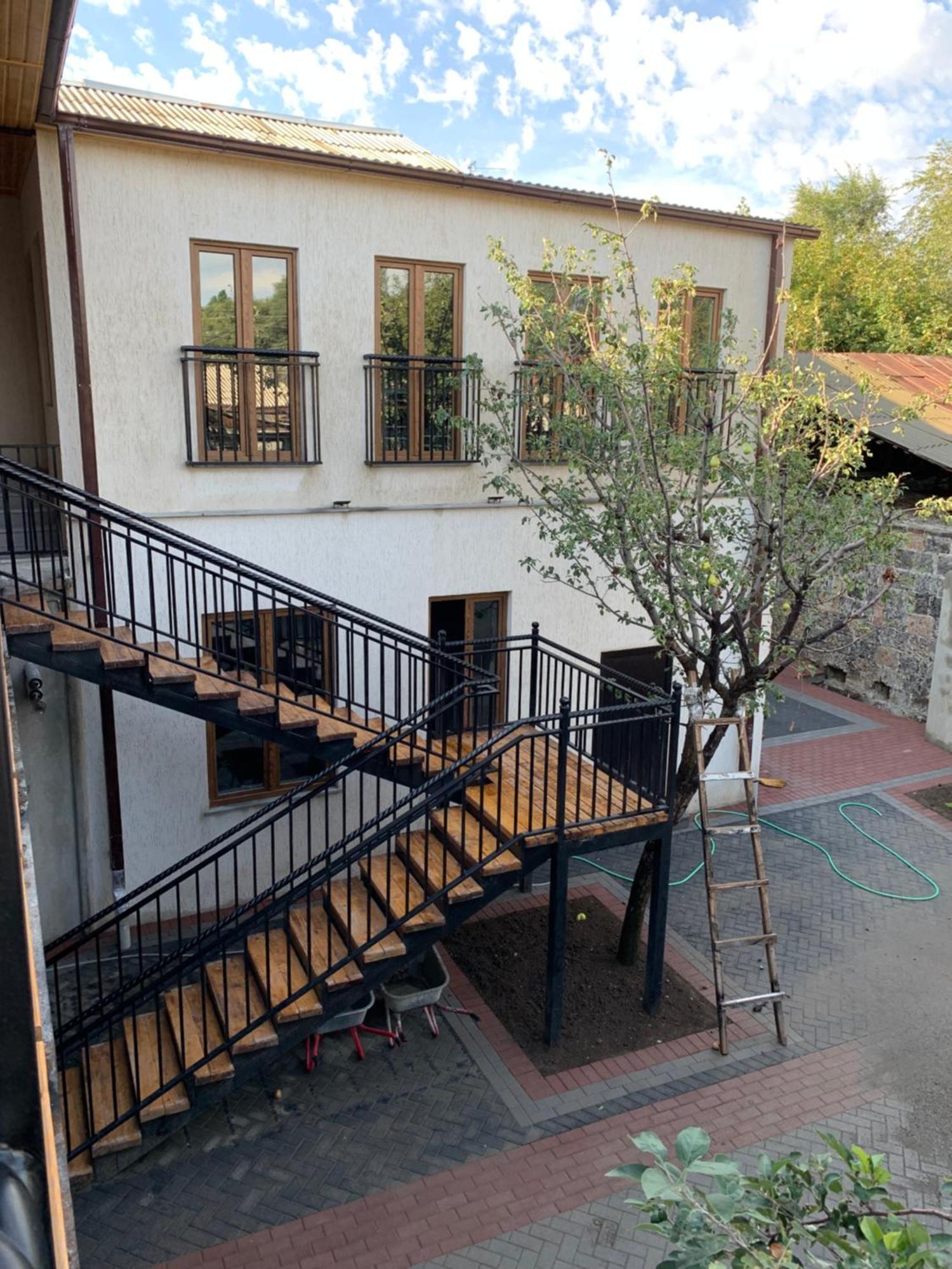 Nur Guest House Gjoumri Kültér fotó